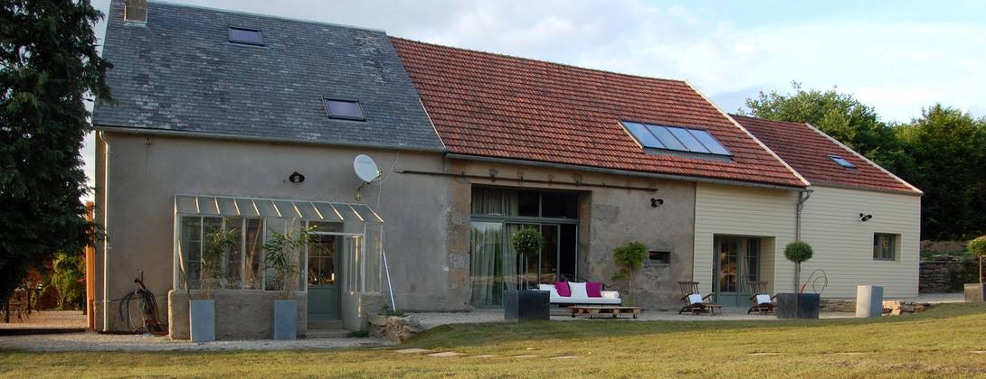 "Les Roussis", grand g&icirc;te pour 20 personnes &agrave; Montigny dans le Morvan (Yonne&nbsp;-&nbsp;Bourgogne). Piscine chauff&eacute;e, WiFi